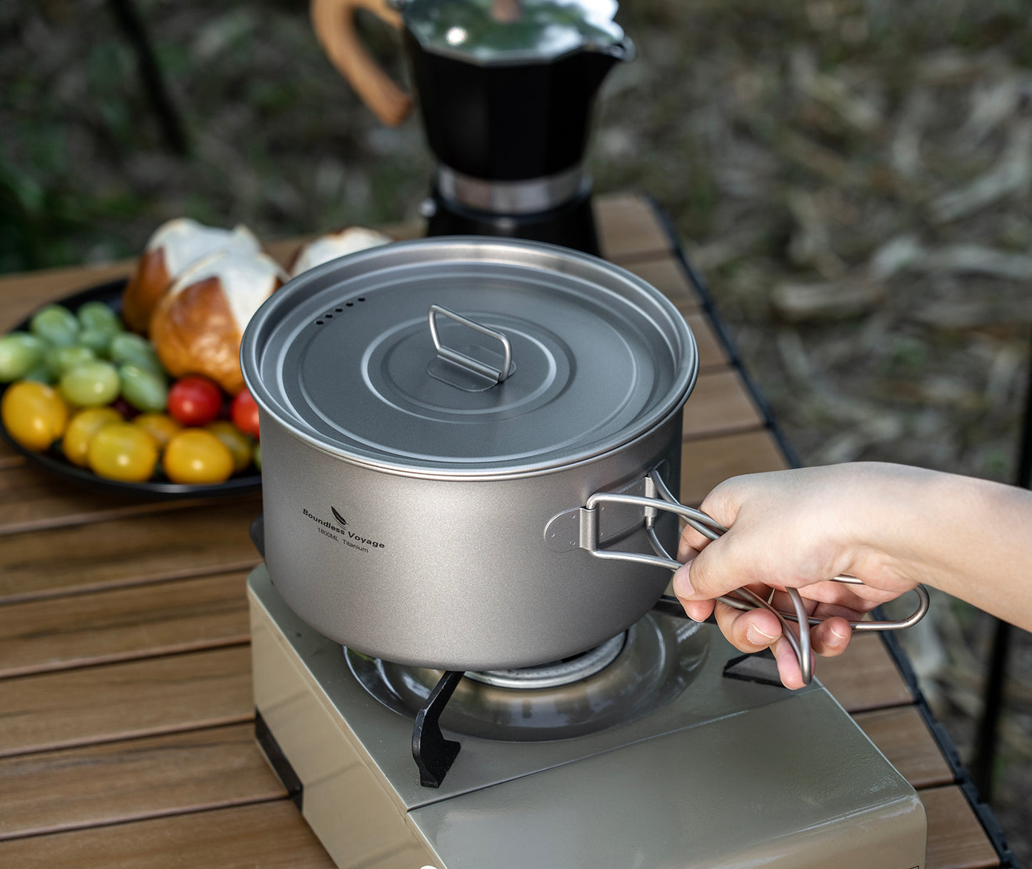 Boundless Voyage Lightweight 1800ml Titanium Pot Outdoor Portable Cooking Set hiking Backpacking Pot for Hiking Trekking Picnic Fishing Mountaineering Ti2107C