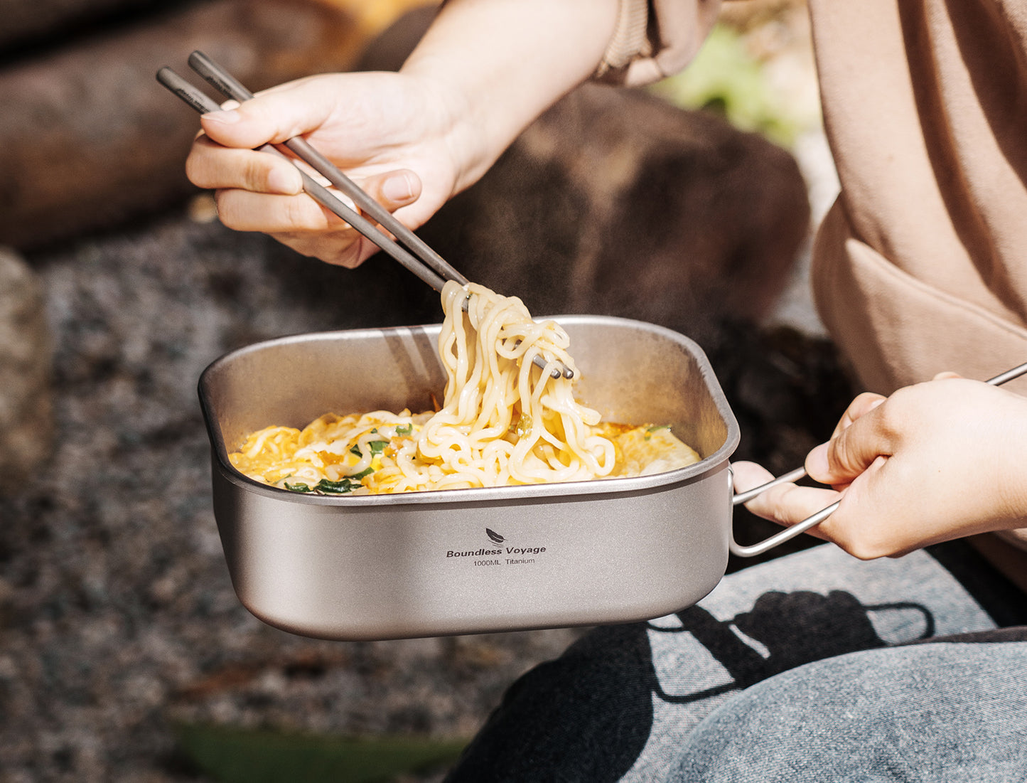 Boundless Voyage 1000ml Titanium Military Mess Tin with Lid & Folding Handle, Portable Bushcraft Cookware Multi-Purpose Lunch Box Bowl Pan for Outdoor Camping Ti2084C