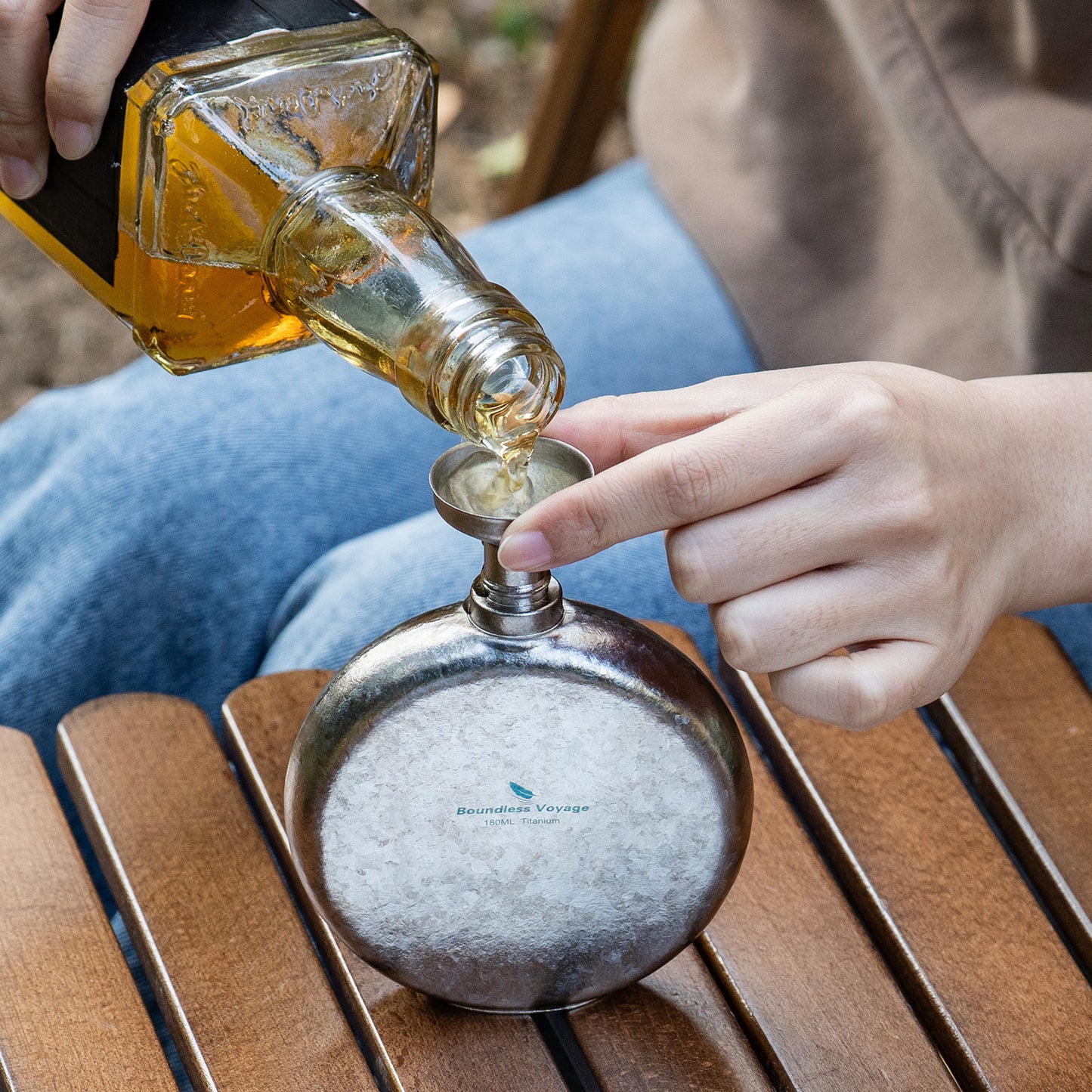 Boundless Voyage Titanium Crystallized Flask 180ml Portable Round Wine Bottle With Titanium Crystallized Funnel Whiskey Alcohol Drink ware Accessories Ti3264D