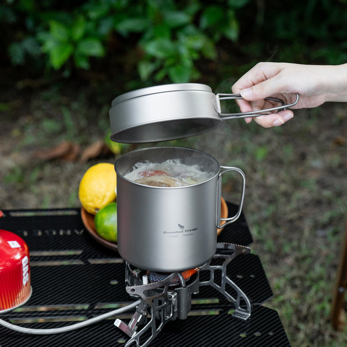 Ti2053C titanium cookware set weight 180g shown on scale