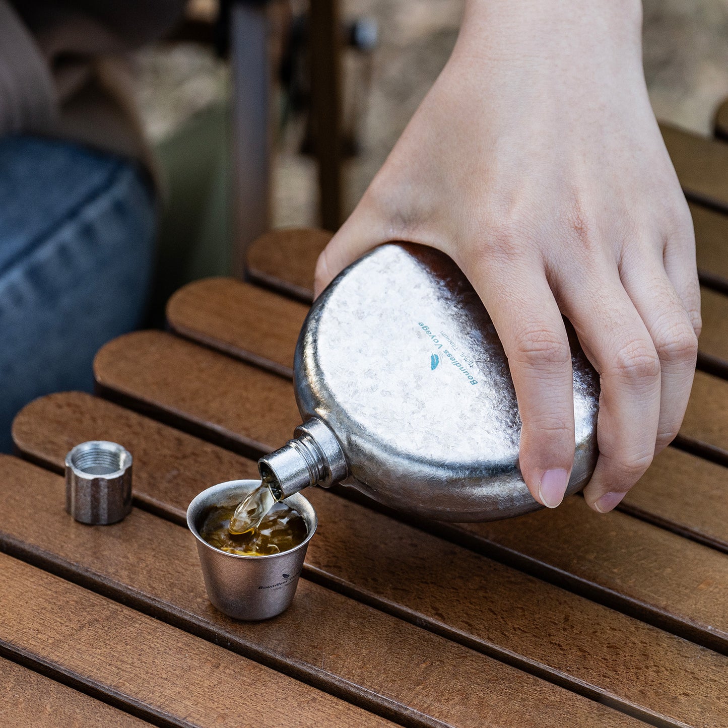 Boundless Voyage Titanium Crystallized Flask 180ml Portable Round Wine Bottle With Titanium Crystallized Funnel Whiskey Alcohol Drink ware Accessories Ti3264D