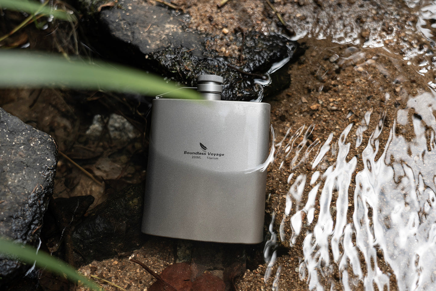 Boundless Voyage Titanium Ultralight Hip Flask 200ml Portable Wine Bottle with Funnel Camping Picnic Pocket Whiskey Alcohol Drinkware Accessories Ti3061D-Ti3062D