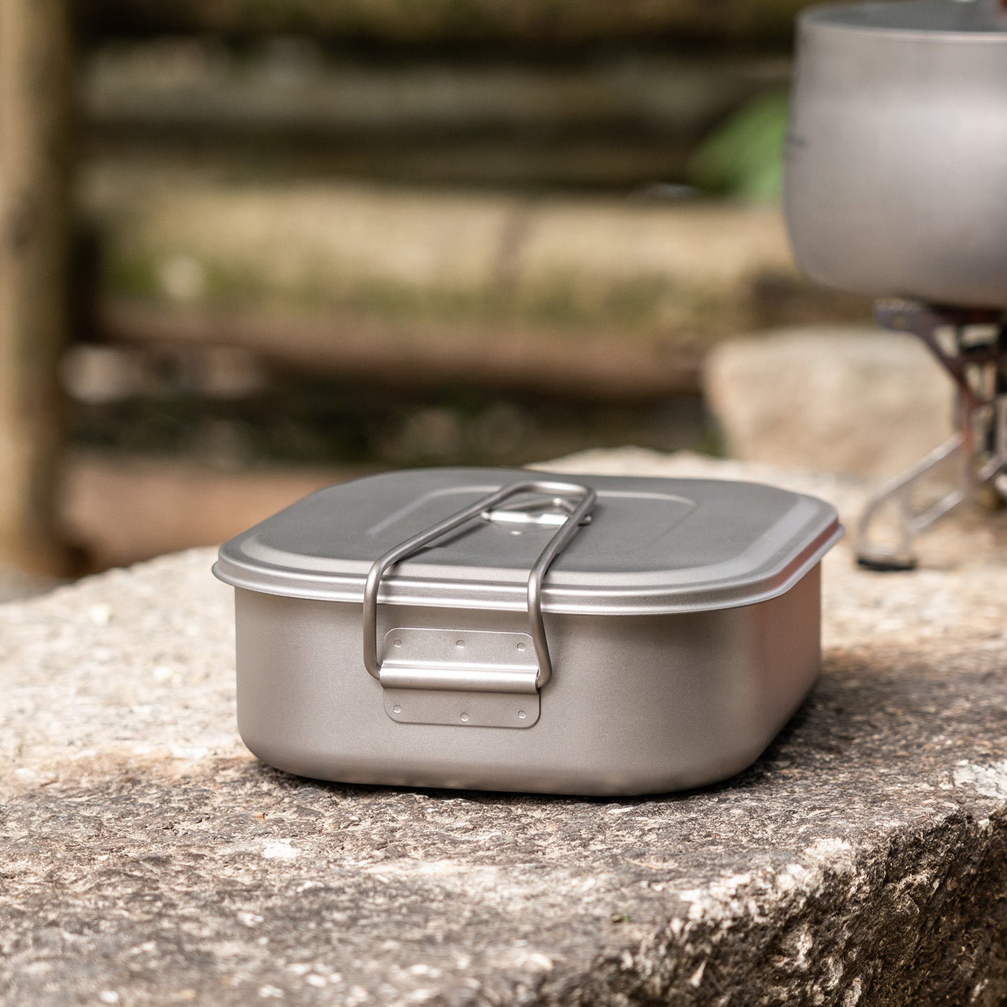 Boundless Voyage 1000ml Titanium Military Mess Tin with Lid & Folding Handle, Portable Bushcraft Cookware Multi-Purpose Lunch Box Bowl Pan for Outdoor Camping Ti2084C
