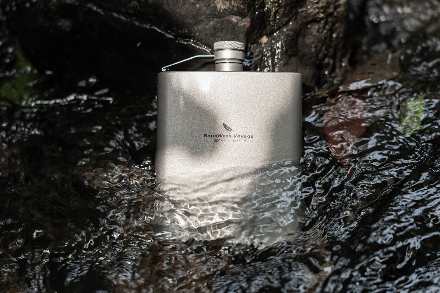 Boundless Voyage Titanium Ultralight Hip Flask 200ml Portable Wine Bottle with Funnel Camping Picnic Pocket Whiskey Alcohol Drinkware Accessories Ti3061D-Ti3062D