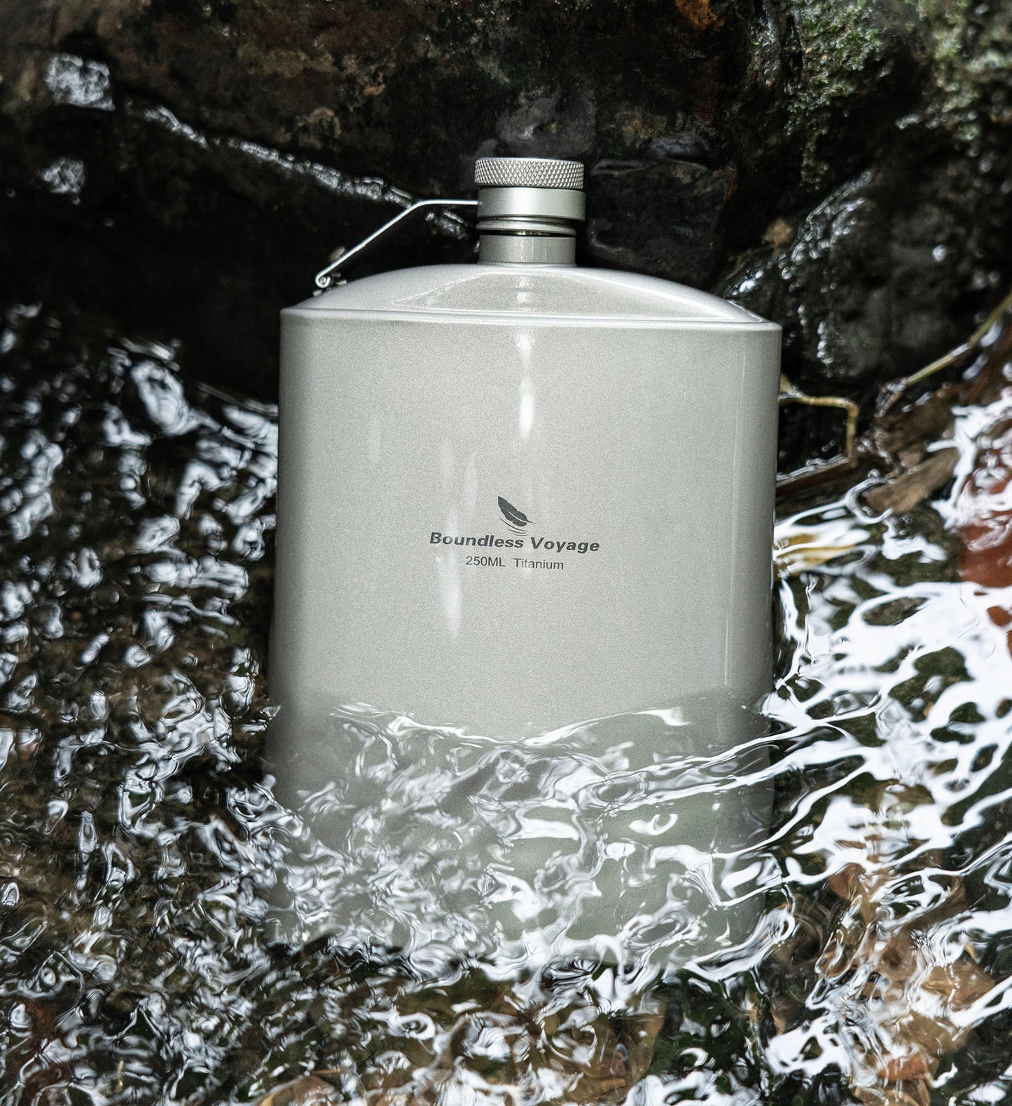 Boundless Voyage Titanium Ultralight Hip Flask 250ml Portable Wine Bottle with Funnel Camping Picnic Pocket Whiskey Alcohol Drinkware Accessories Ti3063D-Ti3064D