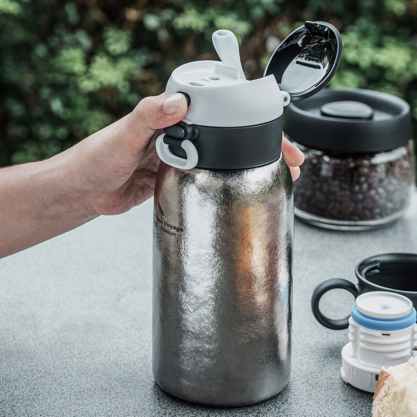 Boundless Voyage 630ml Double-Wall Vacuum Titanium Water Bottle, Leakproof Lightweight Coffee Sport Bottle for Travel, Outdoor & Office Ti3254D