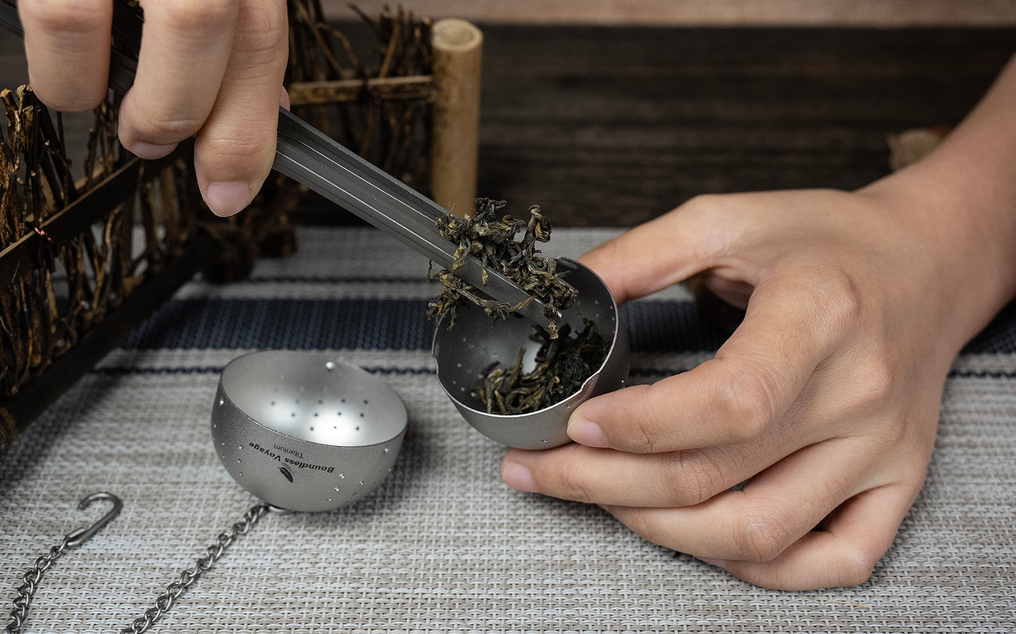Boundless Voyage Titanium Tea Ball infuser for Loose Tea Spices with Extended Chain Lightweight Tea Bag Filter Mesh Tea Strainer Mug Teapot Home Kitchen Tools Teaware Ti3207D
