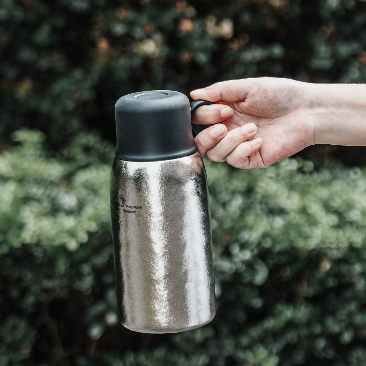 Boundless Voyage 630ml Double-Wall Vacuum Titanium Water Bottle, Leakproof Lightweight Coffee Sport Bottle for Travel, Outdoor & Office Ti3254D