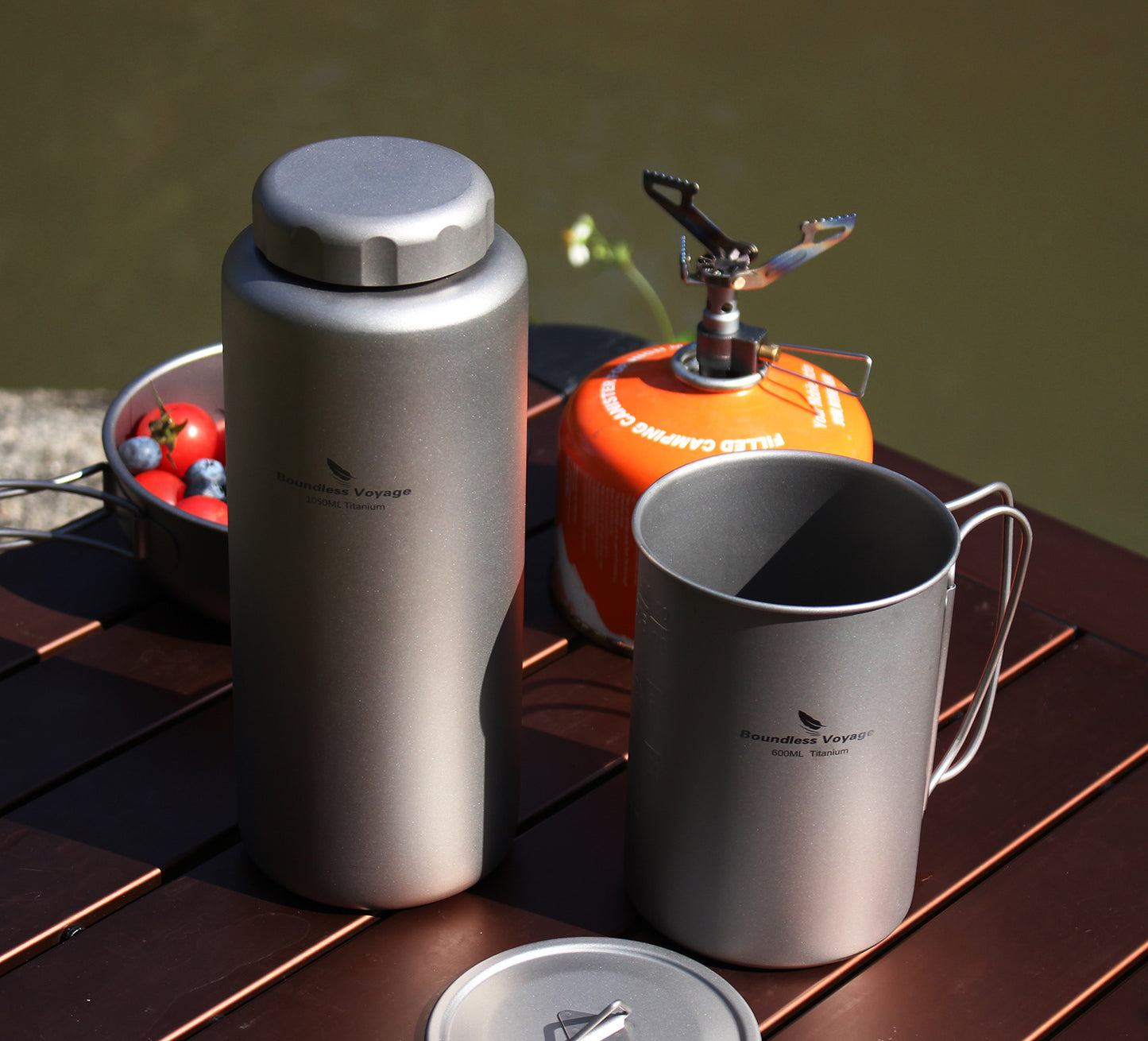 Boundless Voyage 1050ml Titanium Water Bottle with 600ml Flat Lid Nesting Cup, Portable Pure Titanium Survival Canteen Mug Kit, Lightweight Travel Tableware for Hiking Bushcraft Picnic Ti3007D