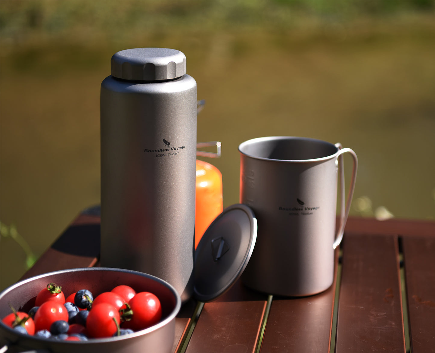 Boundless Voyage 1050ml Titanium Water Bottle with 600ml Flat Lid Nesting Cup, Portable Pure Titanium Survival Canteen Mug Kit, Lightweight Travel Tableware for Hiking Bushcraft Picnic Ti3007D