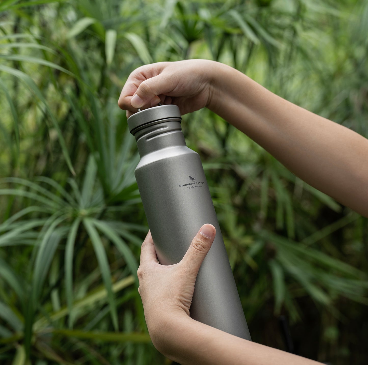 Boundless Voyage Titanium Water Bottle with Lid Reusable Sport Drinking Bottle for Camping Hiking Picnic Climbing Running Tea Coffee