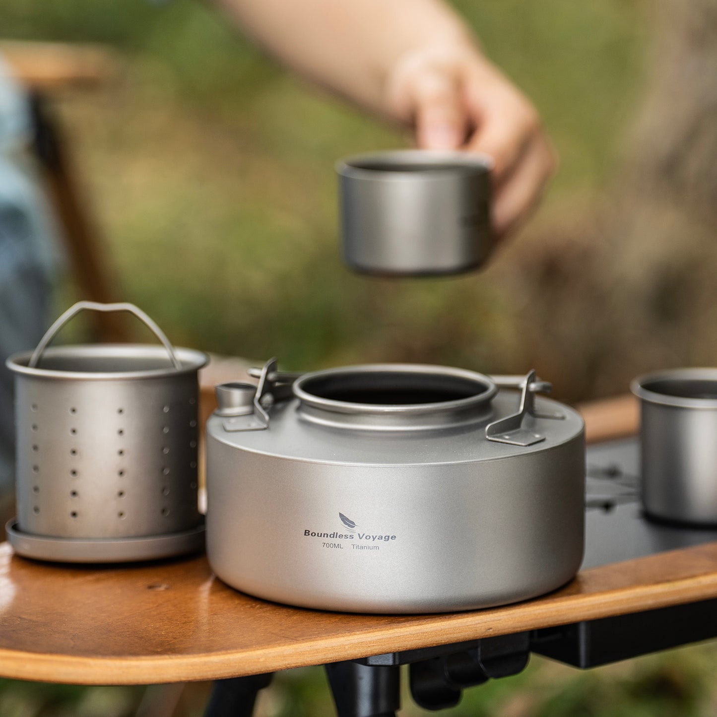 Boundless Voyage 700ml Ultralight Titanium Camping Kettle with Foldable Handle, Single-Layer Open Fire Bushcraft Water Pot Ti3103D / Ti3104D