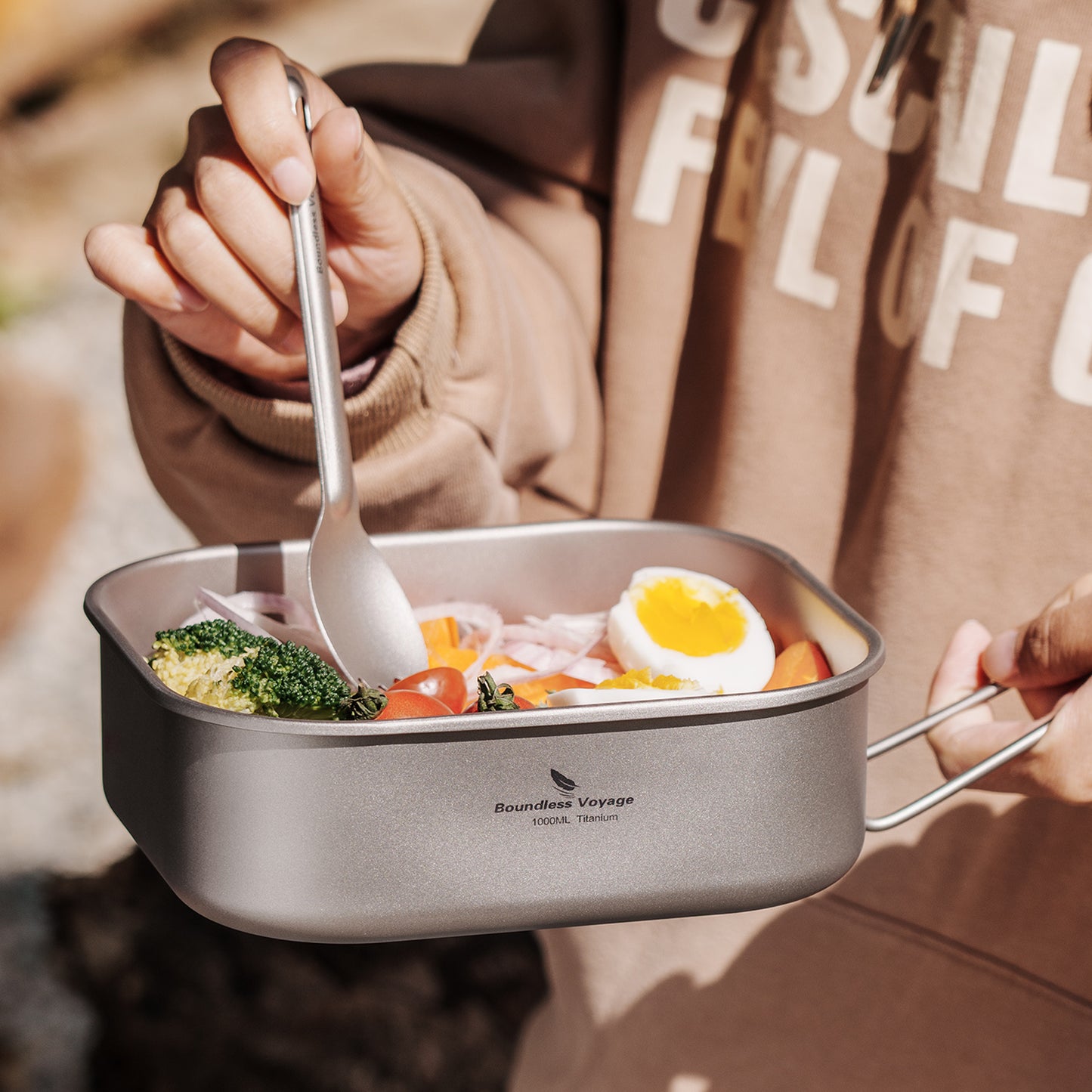 Boundless Voyage 1000ml Titanium Military Mess Tin with Lid & Folding Handle, Portable Bushcraft Cookware Multi-Purpose Lunch Box Bowl Pan for Outdoor Camping Ti2084C