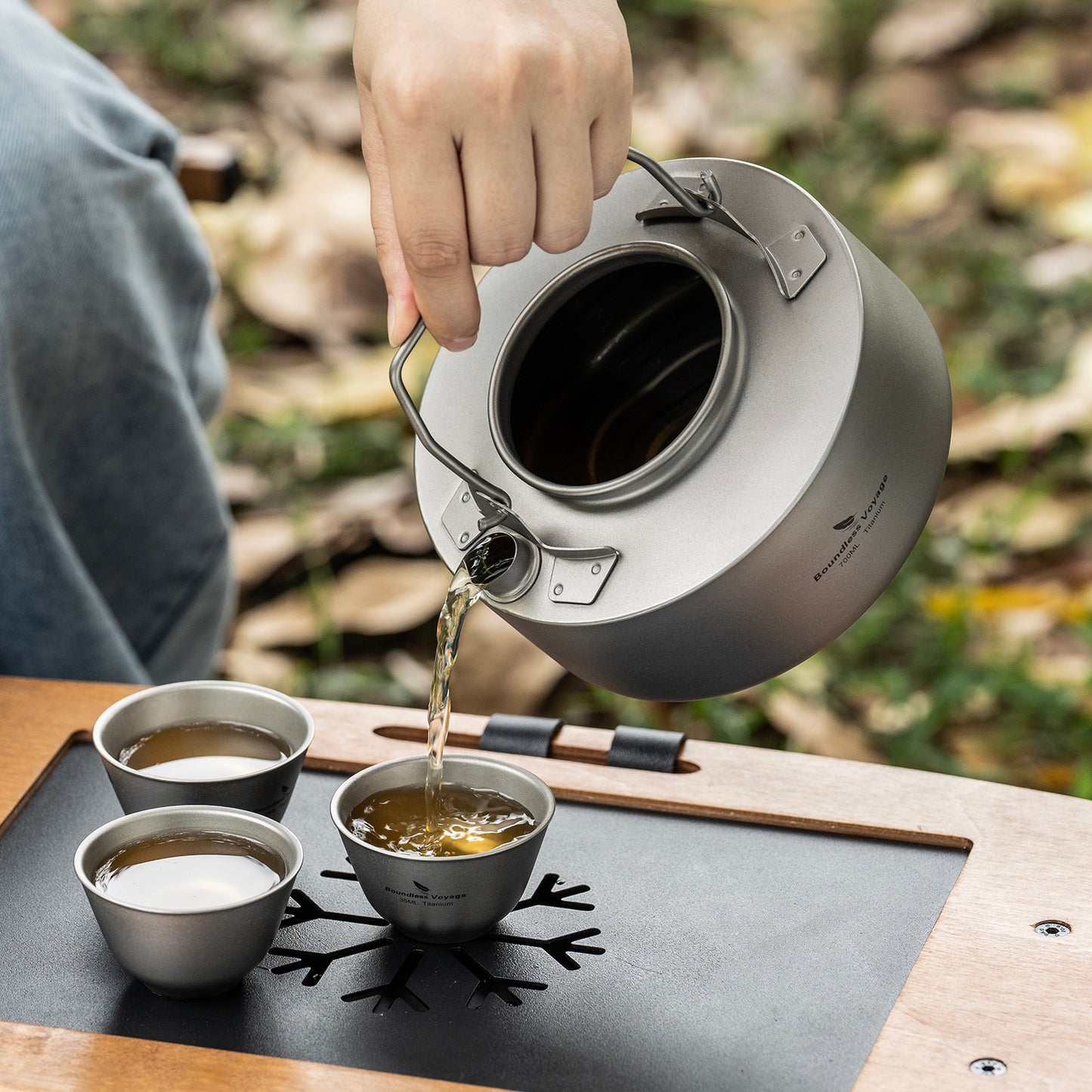 Boundless Voyage 700ml Ultralight Titanium Camping Kettle with Foldable Handle, Single-Layer Open Fire Bushcraft Water Pot Ti3103D / Ti3104D