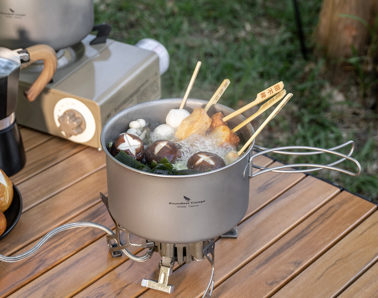 Boundless Voyage Lightweight 1800ml Titanium Pot Outdoor Portable Cooking Set hiking Backpacking Pot for Hiking Trekking Picnic Fishing Mountaineering Ti2107C