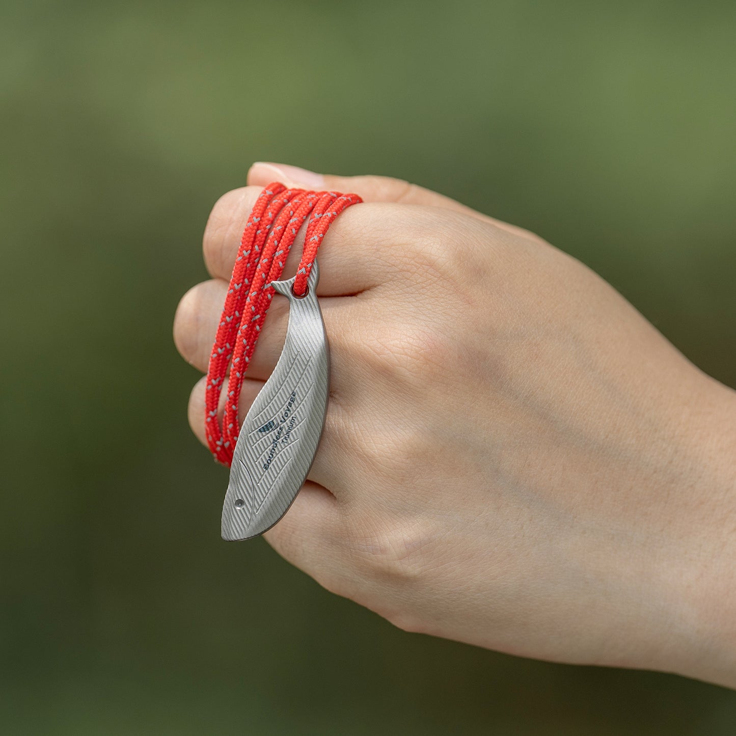 Boundless Voyage 120dB Titanium Survival Whistle Compact Emergency Safety Whistle Ultra-Light & Anti-Corrosion Rust-Proof Whistles for Outdoor, Hiking, Camping & Rescue Ti9026O