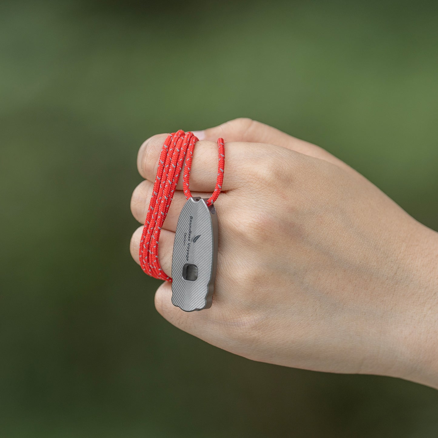 Boundless Voyage 120dB Titanium Survival Whistle Compact Emergency Safety Whistle Ultra-Light & Anti-Corrosion Rust-Proof Whistles for Outdoor, Hiking, Camping & Rescue Ti9027O