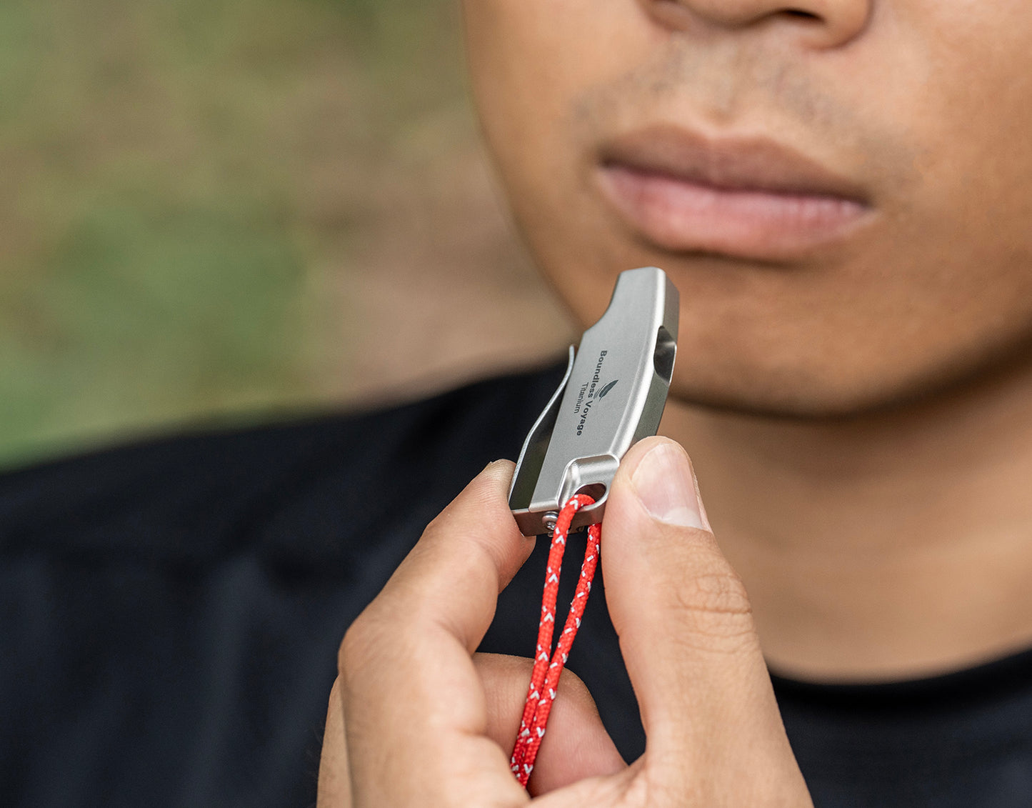 Boundless Voyage 120dB Titanium Survival Whistle Compact Emergency Safety Whistle Ultra-Light & Anti-Corrosion Rust-Proof Whistles for Outdoor, Hiking, Camping & Rescue Ti9028O