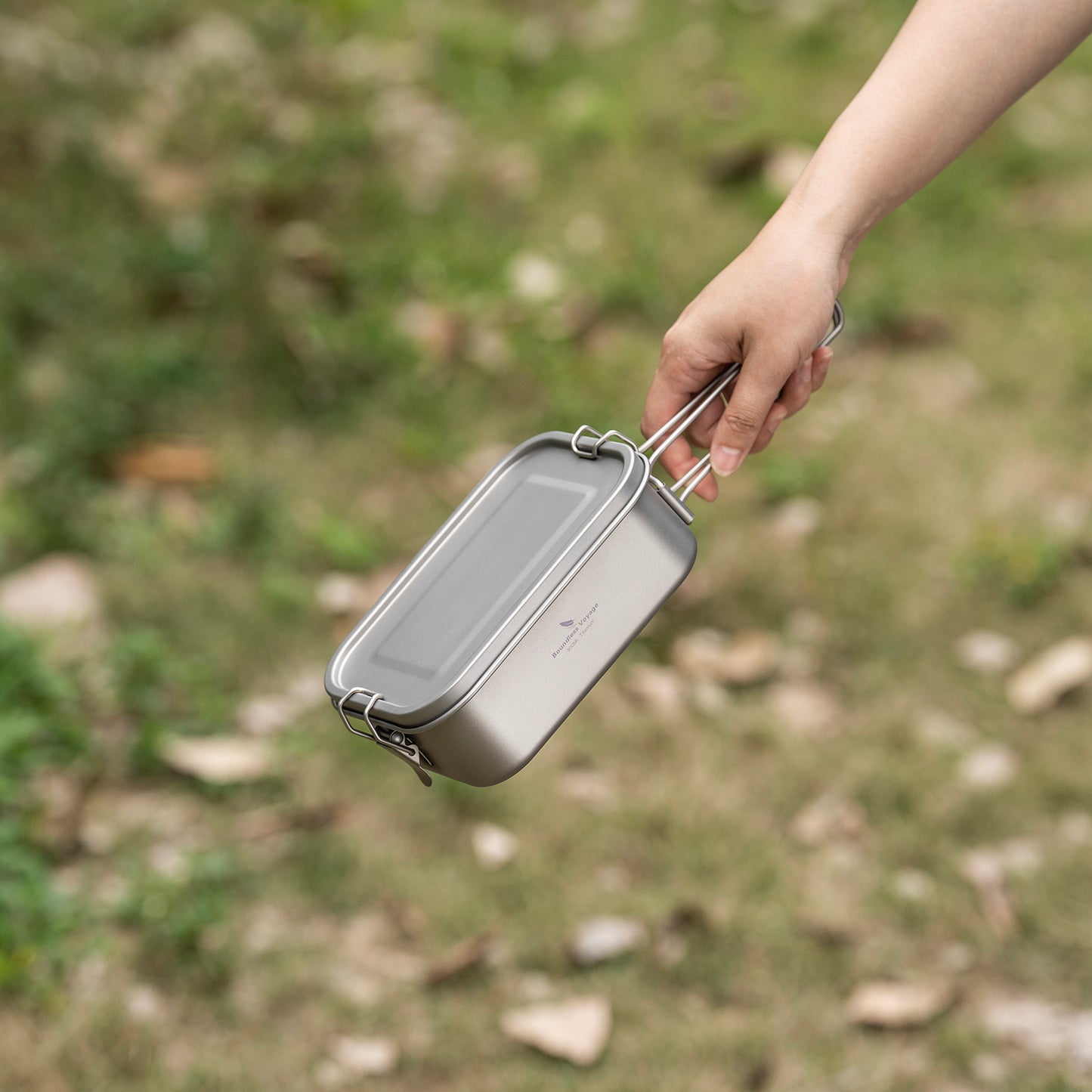 Boundless Voyage 800ml Titanium Mess Tin with Lid & Anti-Scalding Handle, Multi-Purpose Outdoor Camping Cookware Can Be Used as Lunch Box, Bowl and Pan Ti2081C